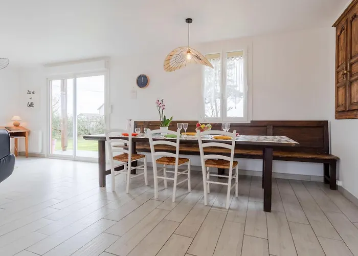 Les Cordylines By Interhome Casa vacanze